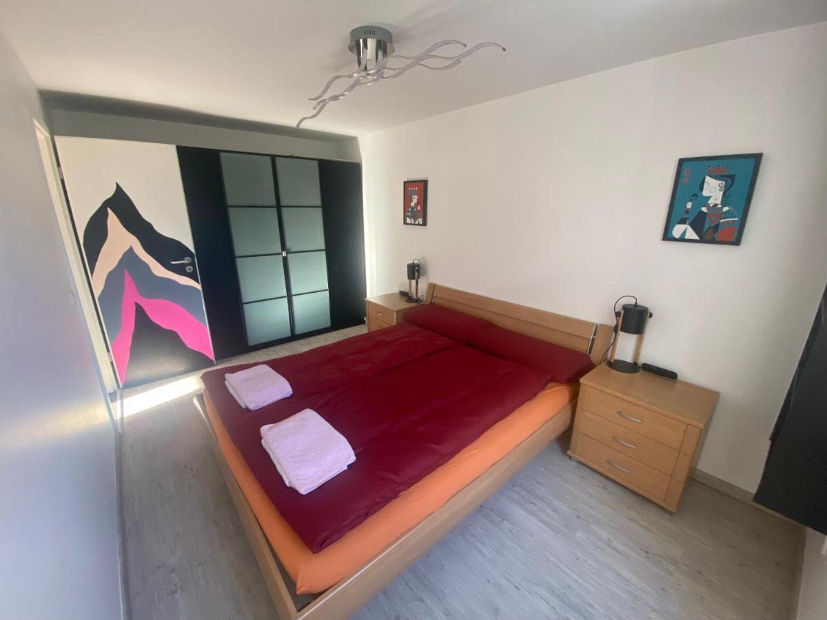 Today Appartement Famille Chippis Luaran gambar