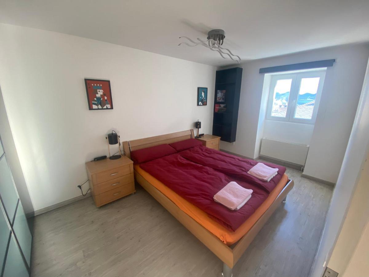 Today Appartement Famille Chippis Luaran gambar